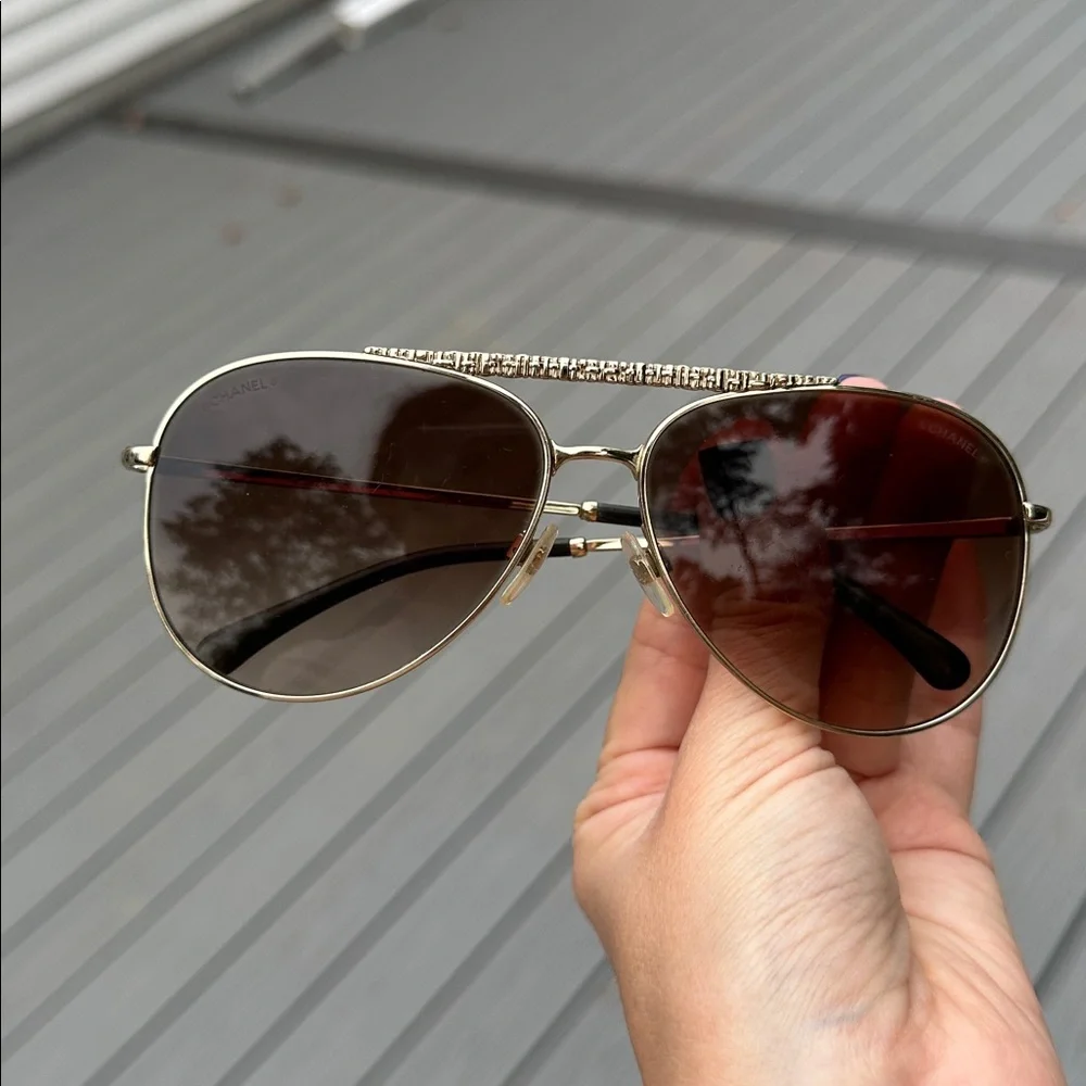 Chanel Gold Tone/ Brown Gradient 4231 Aviator Sunglasses - Picture 6 of 16